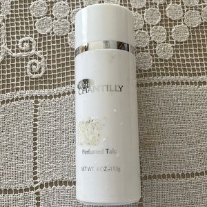 White Chantilly dusting powder.